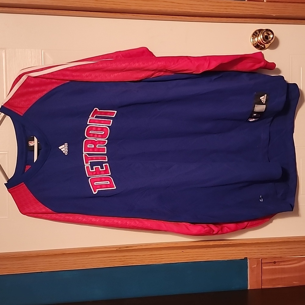 Detroit Pistons warm up long sleeve